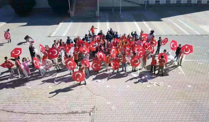 Erzincan’da fidan dikme ve uçurtma şenliği etkinliği düzenlendi