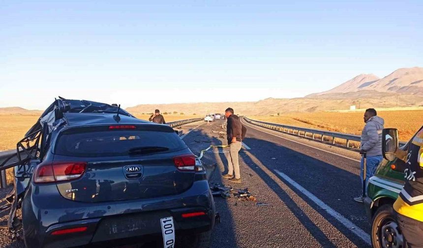 Niğde’de yolcu otobüsü ile otomobil çarpıştı: 1 ölü, 3 yaralı