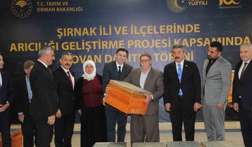 Şırnak’ta gezgin arıcılara 4 bin 600 kovan dağıtıldı