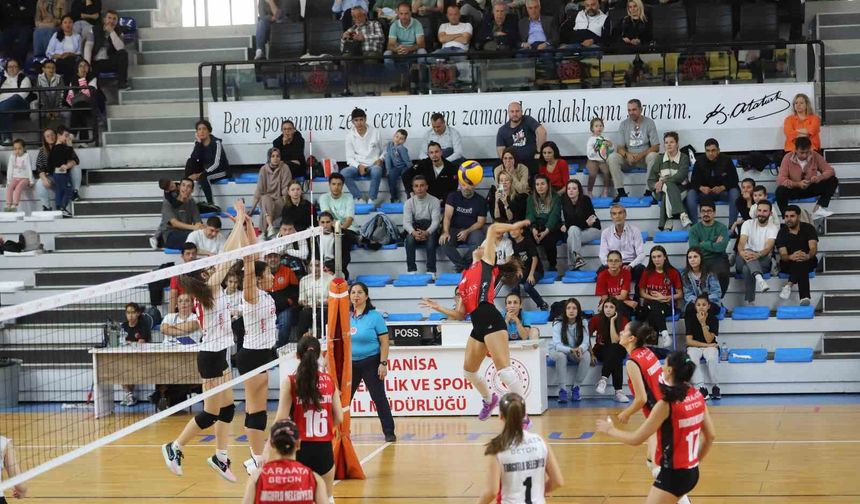 Turgutlu Belediyespor Voleybol Takımı doludizgin ilerliyor