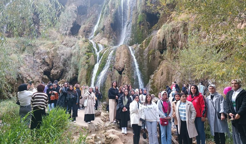 Üniversiteyi bu sene kazananlar Erzincan’ı gezdi