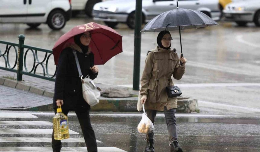 Bursa aylık ortalama yağışın yarısını bir günde aldı