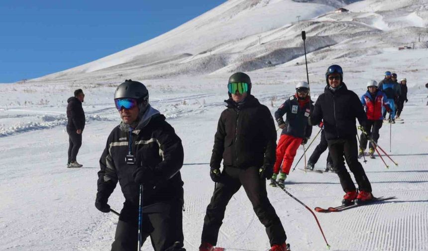 Erciyes’te kayak sezonu başladı