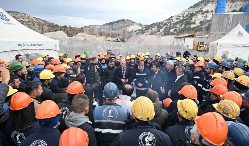 Mansur Yavaş’tan grevdeki maden işçilerine destek ziyareti