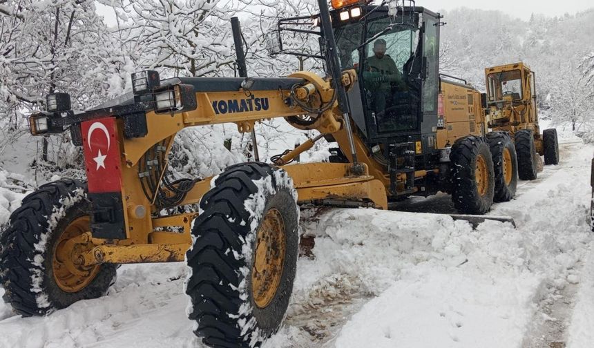 Sinop’ta 81 köy yolu kar yağışı nedeniyle ulaşıma kapandı