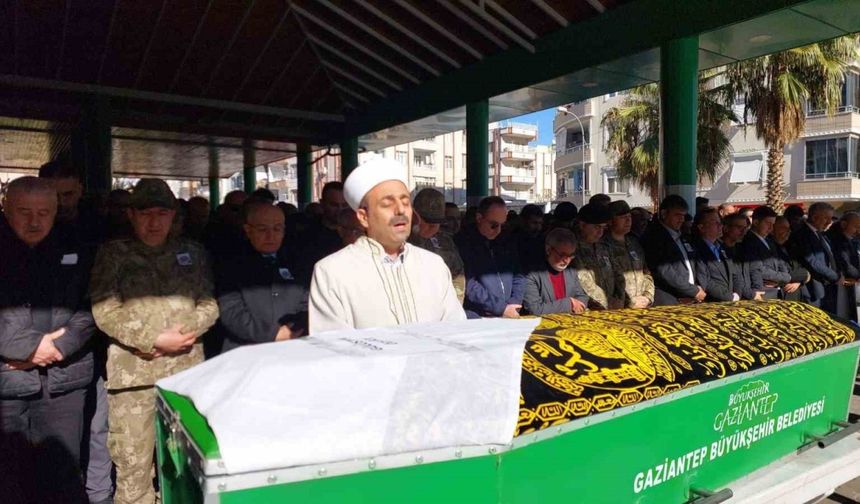 Ege Ordu Komutanı Orgeneral İrfan Özsert’in anne acısı