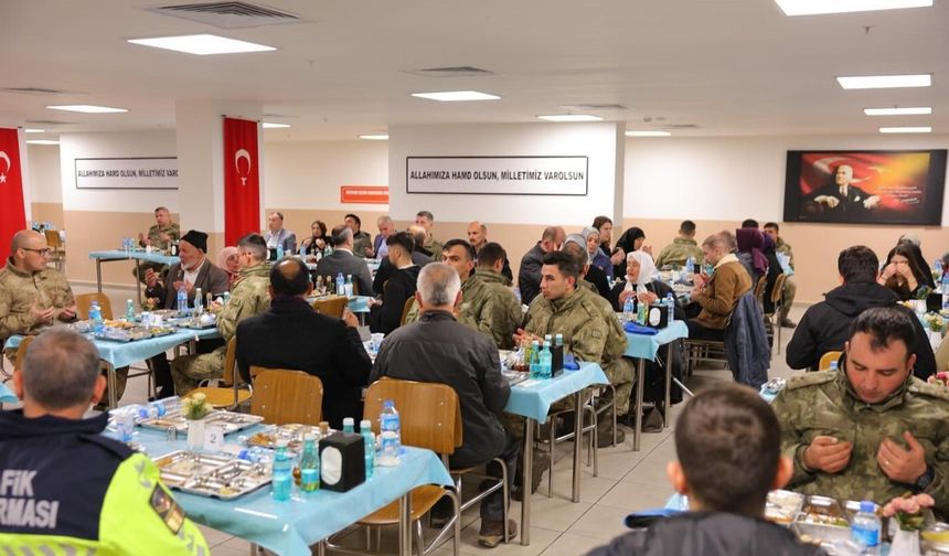 Bayburt’ta şehit ve gazi yakınları onuruna iftar programı düzenlendi