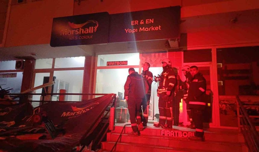 Hırdavat dükkanında korkutan yangın
