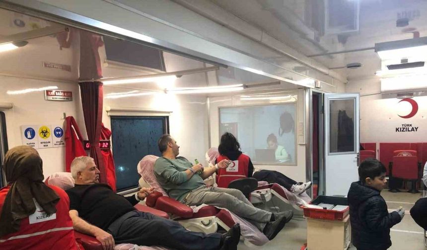 Vatandaşlardan kan bağışı kampanyasına yoğun ilgi