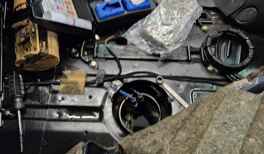 Depo dolusu esrarla Türkiye’ye gelmek istedi