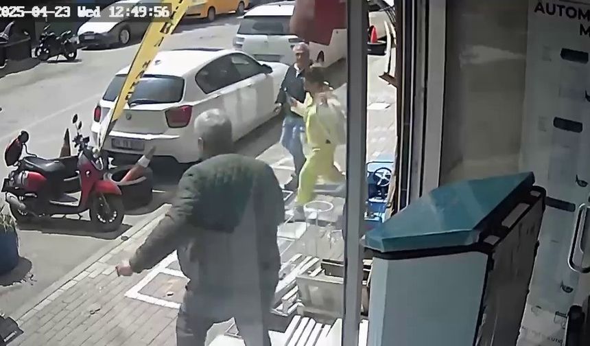 Depremden kaçış anları kameraya yansıdı