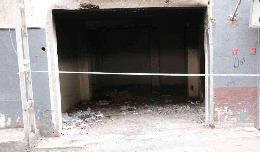 Diyarbakır’da ağır hasarlı apartman tehlike saçıyor