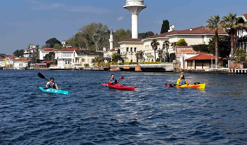 Dublin’den İstanbul’a kanoyla geldiler: Kanserli çocuklar için 7 ay süren zorlu yolculuk tamamlandı