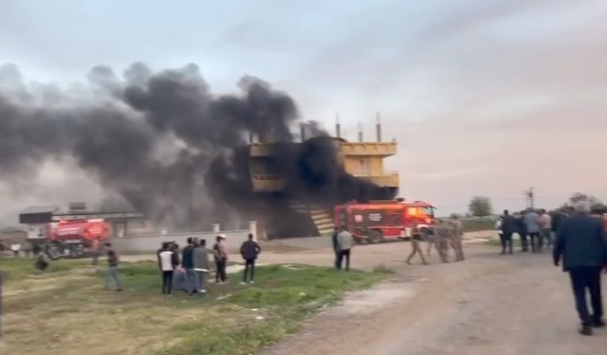 Silahlı saldırıda ölen şahsın yakınları, husumetlilerinin evini ateşe verdi