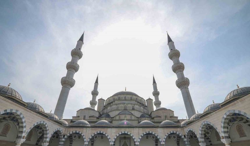 TBMM Başkanı Kurtulmuş, Kırgızistan’da Bişkek Kırgız-Türk Dostluk Devlet Hastanesi’ni ziyaret etti