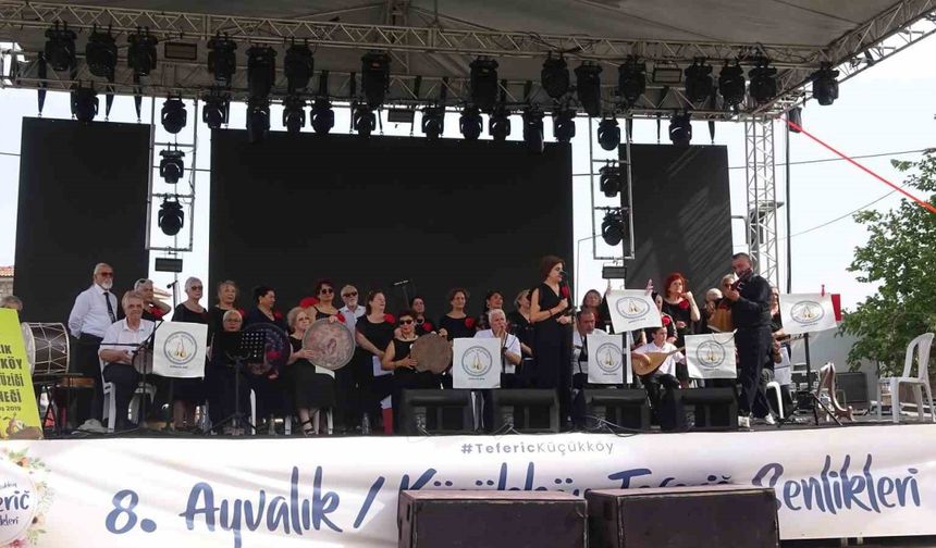 8. Ayvalık Teferic Şenliklerinde türküler yankılandı