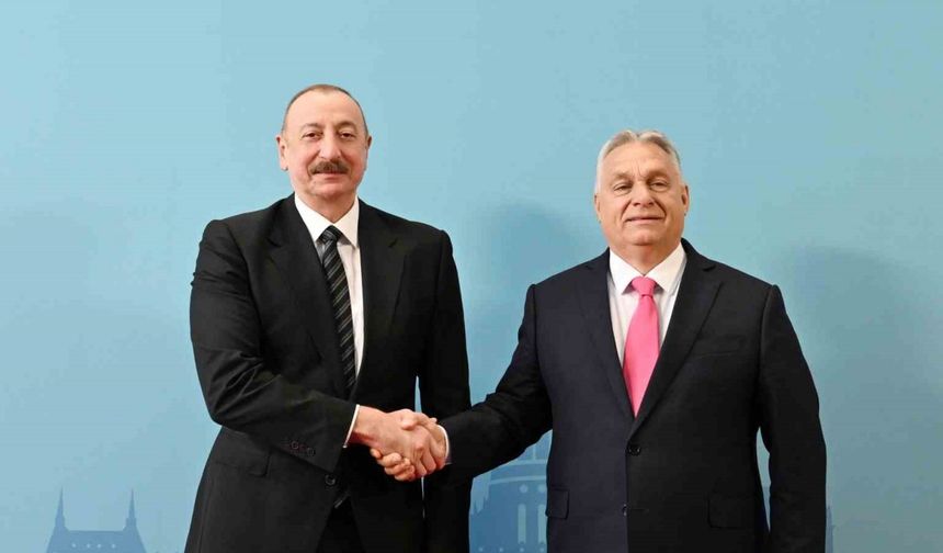 Aliyev, TDT Zirvesi’ne katılmak üzere Varkert Bazar’da