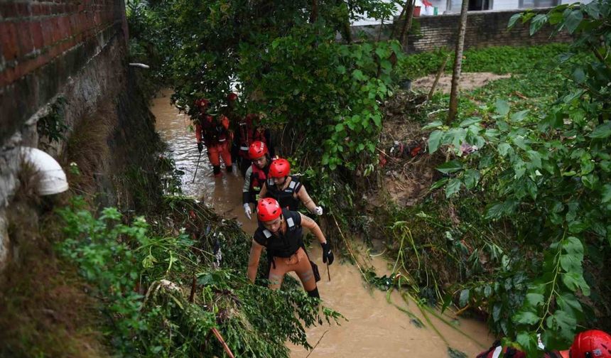 Çin’de toprak kayması: 2 ölü, 19 kayıp
