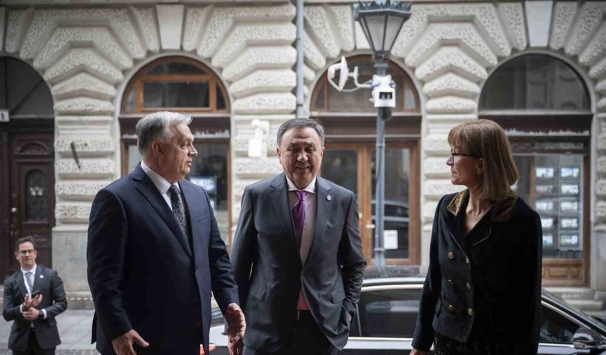 Cumhurbaşkanı Erdoğan, Macaristan’da Başbakan Orban ile kültürel programa katıldı