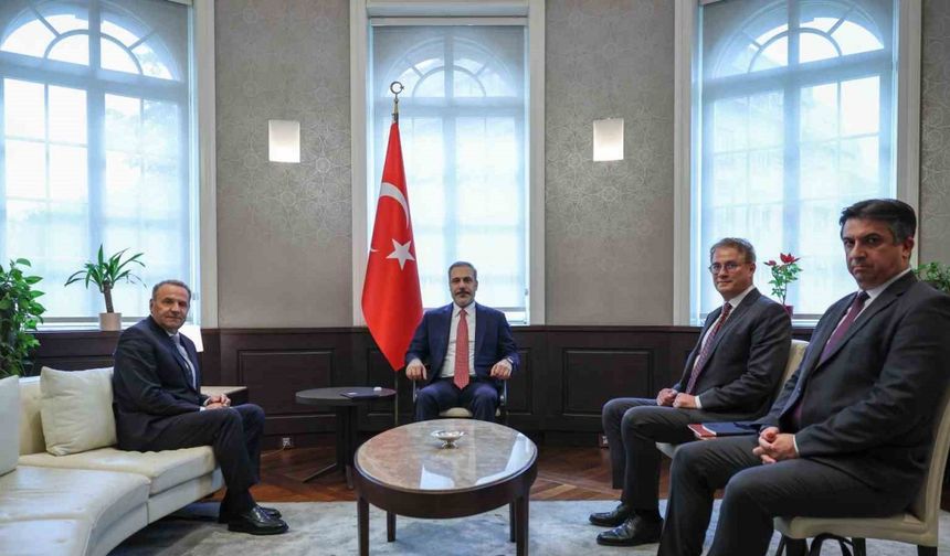 Dışişleri Bakanı Fidan, Sırbistan’da Sosyal Demokrat Parti Genel Başkanı Layic’i kabul etti