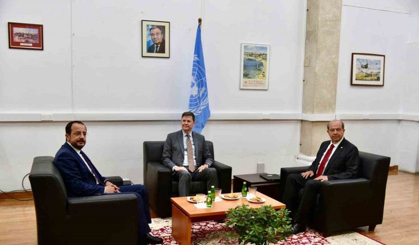 KKTC ve Rum Yönetimi liderleri Lefkoşa’daki ara bölgede görüştü