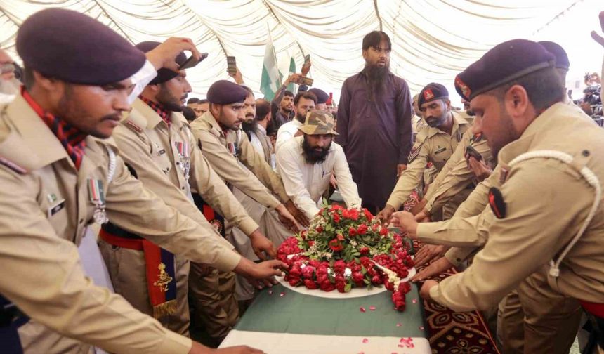 Pakistan Ulusal Güvenlik Konseyi toplandı: "Hindistan’ın saldırısı açıkça savaş eylemi"