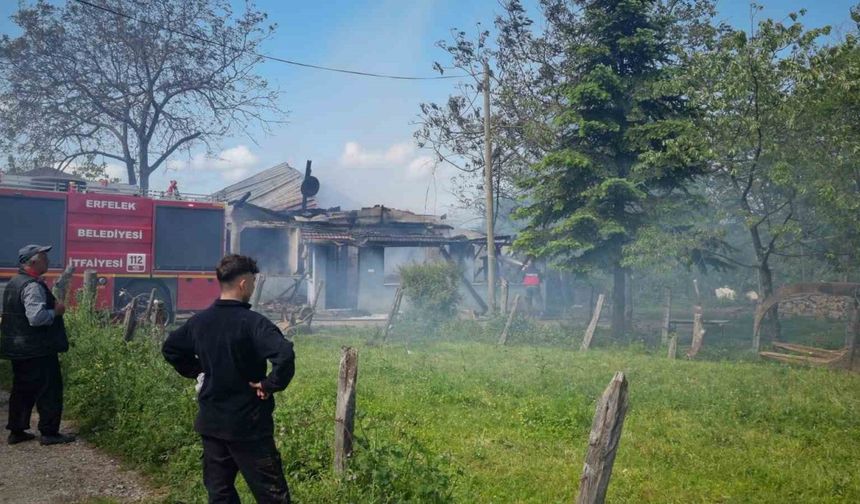 Sinop’ta tek katlı evde yangın