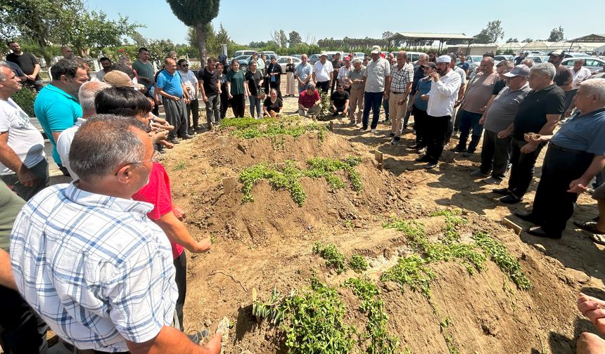 Baba ve kızları yan yana defnedildi