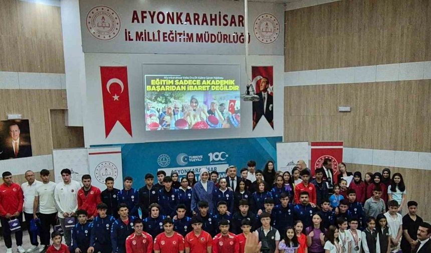 Afyonkarahisar’ın zirvedekileri ödüllerini aldı