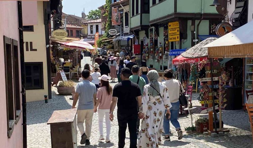 Turistler bayram tatilinde Tarihi Odunpazarı Evleri’ni ziyaret etti