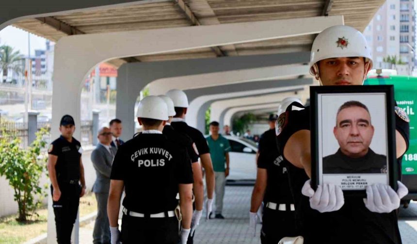 Mersin'de görevi başında kalp krizi geçiren polis memuru şehit oldu