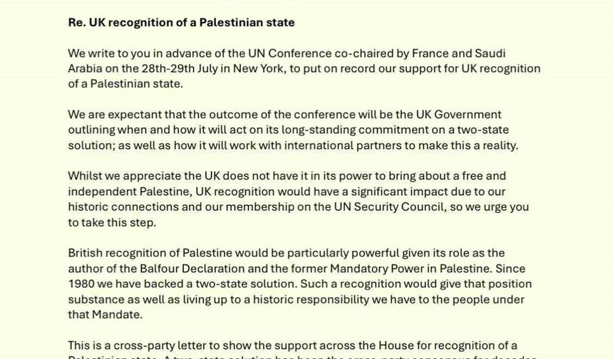 İngiltere’de 221 parlamenter, Başbakan Starmer’a Filistin’in tanınmasını talep eden mektup gönderdi