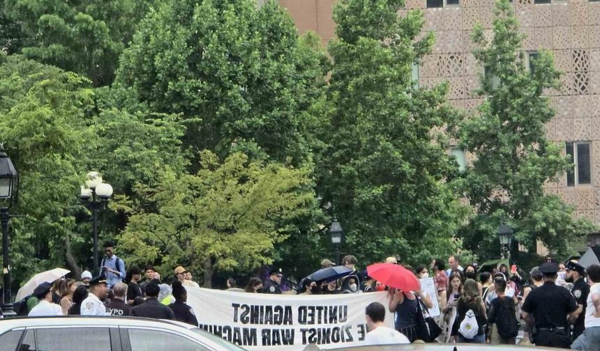 New York’ta Trump ve Netanyahu karşıtı protesto: "Özgür Filistin, Özgür İran"