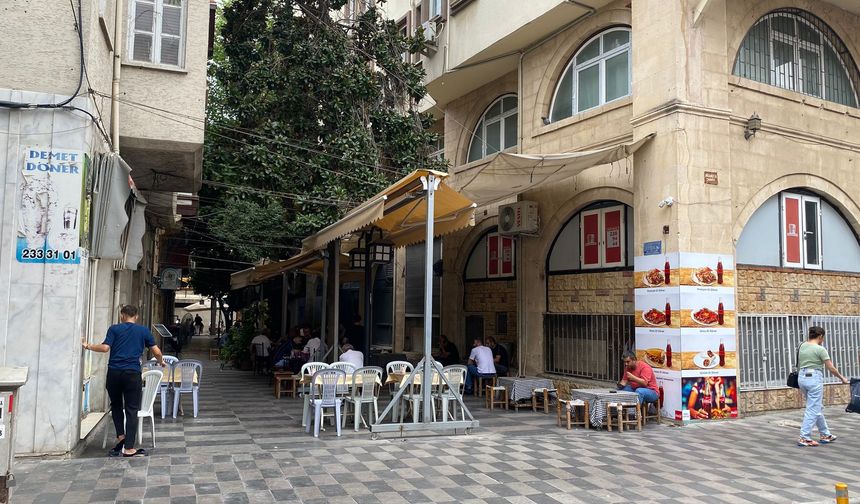 Mersin’de pasaj arası kahvehanecilik geleneği sürüyor