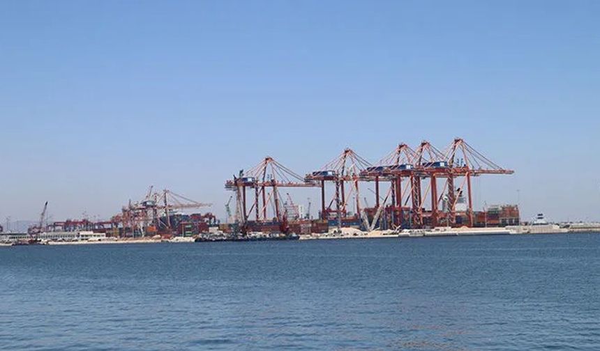 Mersin Limanı, yabancı bayraklı gemilerin en çok uğradığı dördüncü liman
