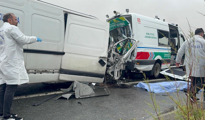 Aksaray’da jandarma aracına minibüs çarptı: 2 jandarma şehit, 1 vatandaş hayatını kaybetti