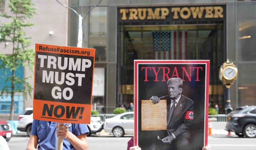 ABD’de 50 eyalette Trump karşıtı gösteri: İstifa çağrıları yapıldı