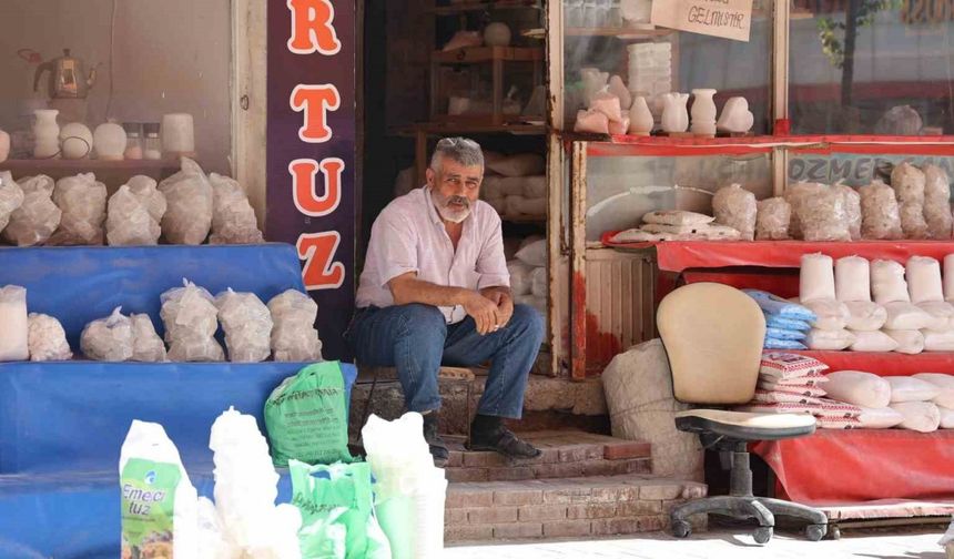 Kaya tuzu yazın kışlık ürünlere, kışın süs eşyasına kullanılıyor