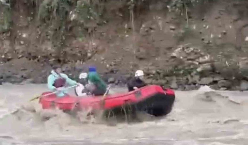 Sel onların neyine Fırtına’da rafting şahane