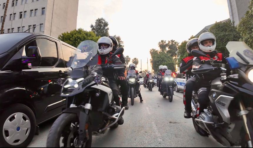 Motosikletli polis timleri görevde: 40 bin kişiyi kontrol etti