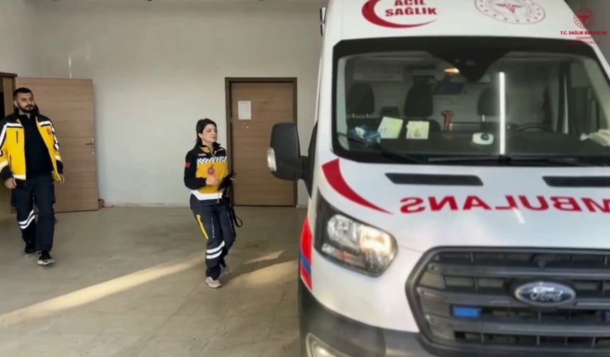 Anneyi telefonda yönlendirdi, engelli gencin hayatını kurtardı