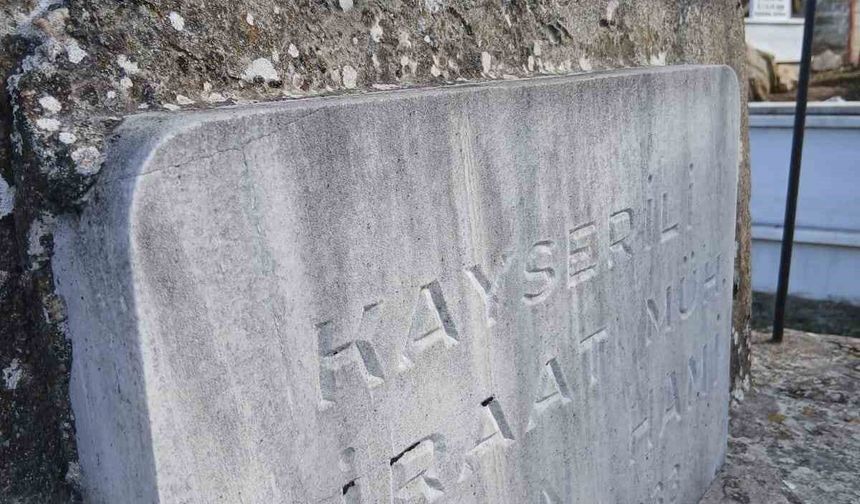 Bilecik’te tarihi keşif: Ünlü şairin babasının mezarı ortaya çıktı