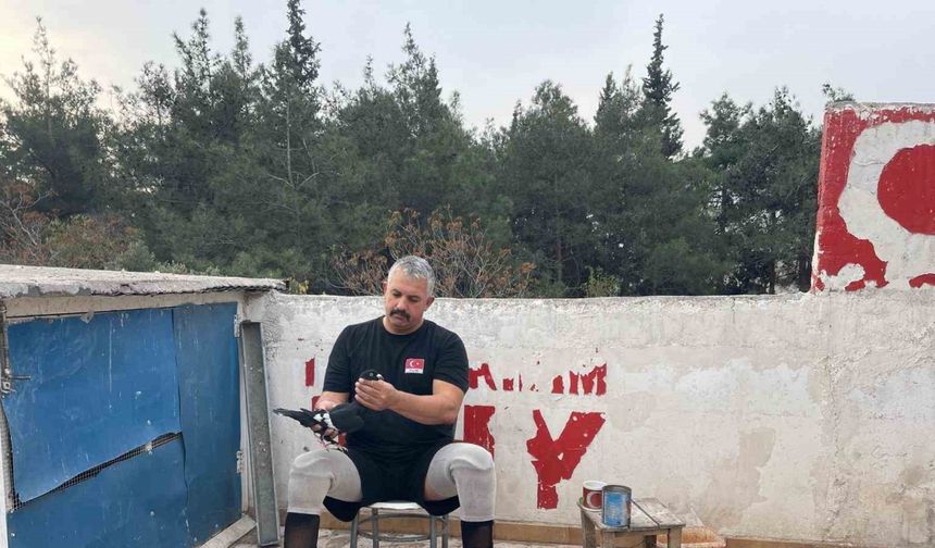 İki ayağını kaybetti, güvercinlerle hayata bağlandı