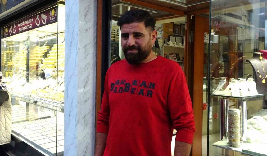 Kuyumcunun yanlışlıkla fazladan yaptığı ödemeyi iade etti