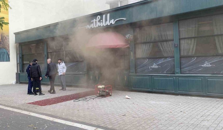 Otelde yangın paniği: 152 kişi tahliye edildi