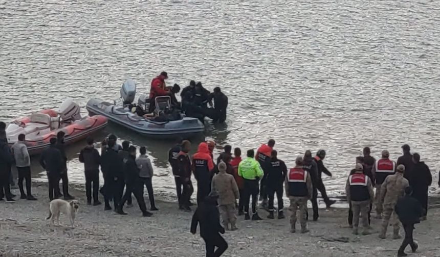 Otomobilin uçtuğu barajda kaybolan gencin cansız bedeni bulundu
