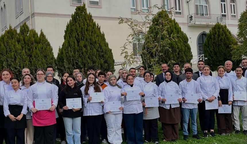 Üniversiteli aşçıların balık temalı yarışması nefes kesti