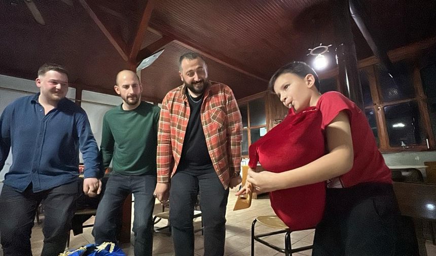 8 yaşındaki tulumcu kendine hayran bıraktı