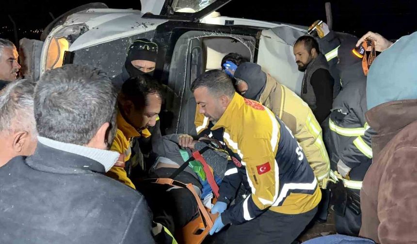 Adıyaman’da minibüs takla atarak devrildi: 4 yaralı
