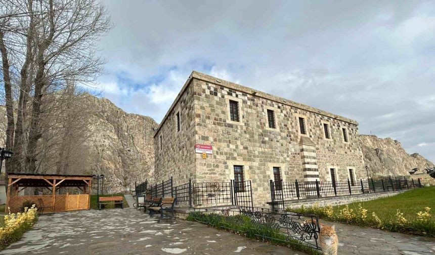 Asırların izini taşıyan Horhor Medresesi Camii, çevre düzenlemesiyle yeniden nefes aldı